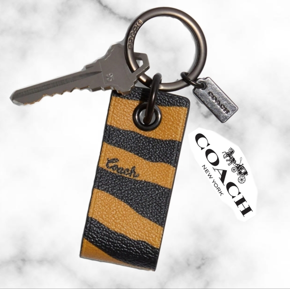 Coach Usb Key Fob With Tiger Print - Picture 2 of 4